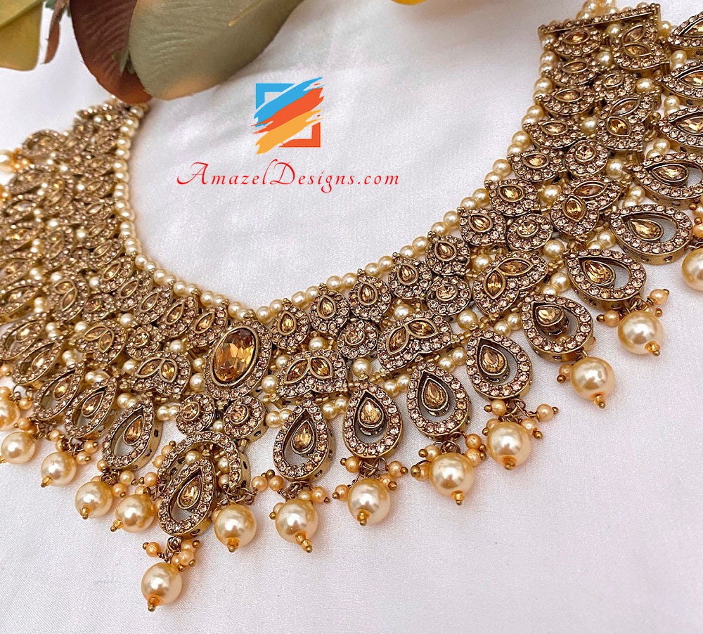 Collana in oro antico Orecchini Set Tikka e Passa