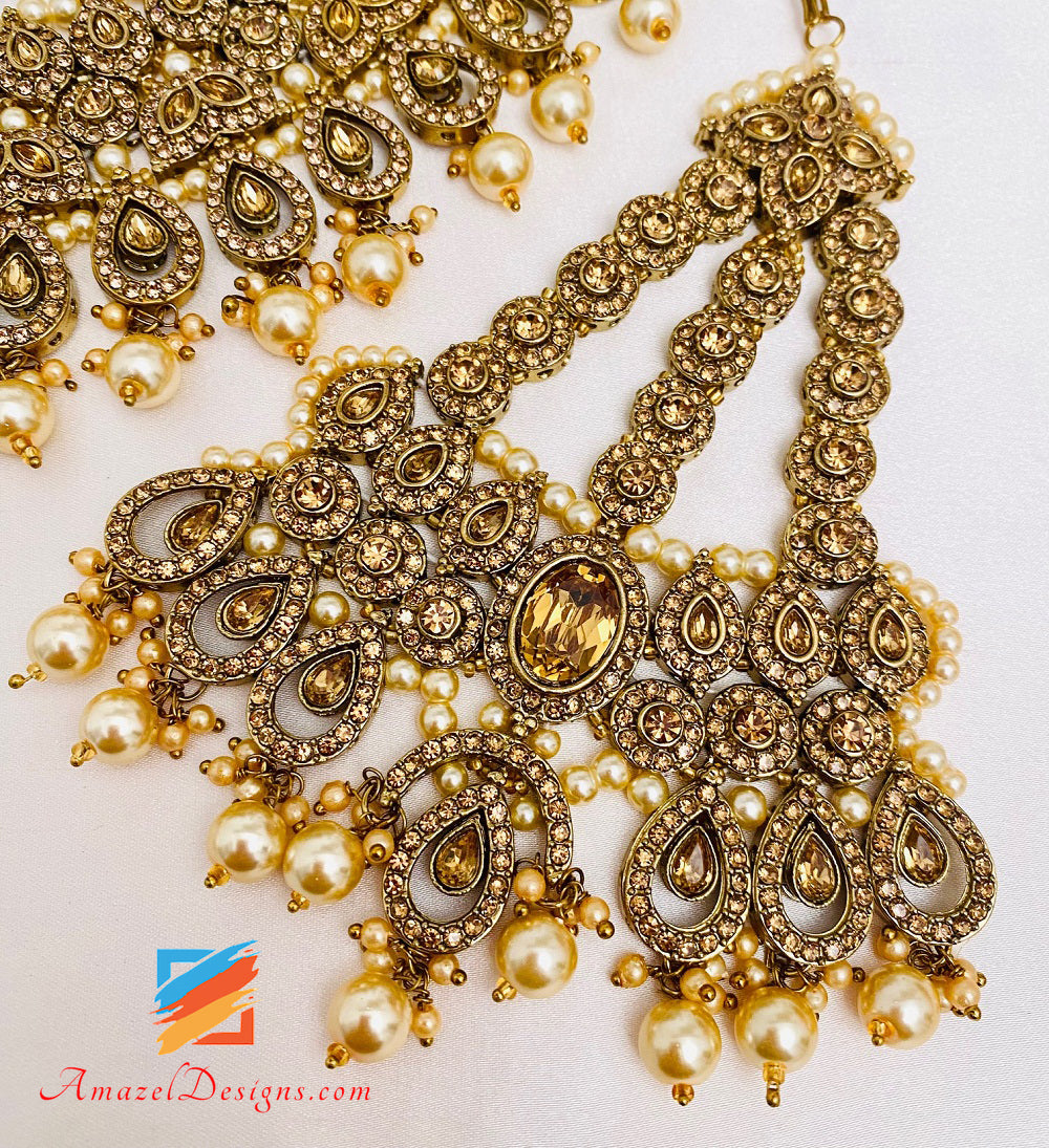 Collana in oro antico Orecchini Set Tikka e Passa