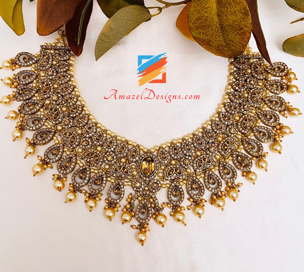 Collana in oro antico Orecchini Set Tikka e Passa