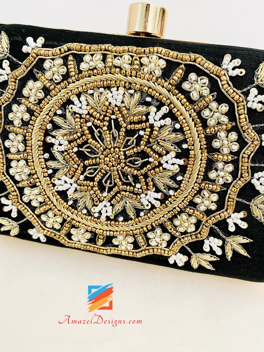 Schwarze Clutch One Side Tilla Moti Work