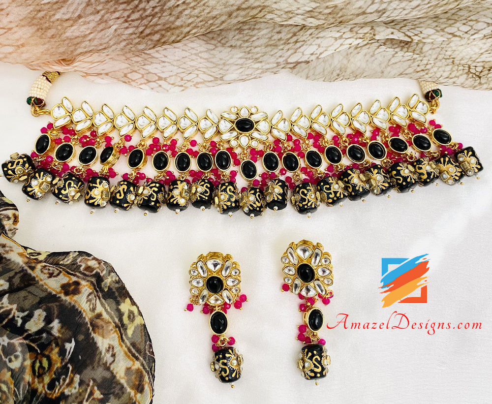 Set di orecchini con collana girocollo nera Kundan Tumble Moti
