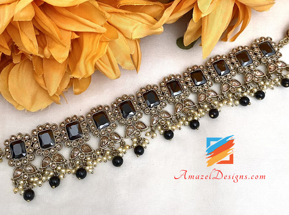 Collana girocollo nera Polki Orecchini Jhumki Set Tikka