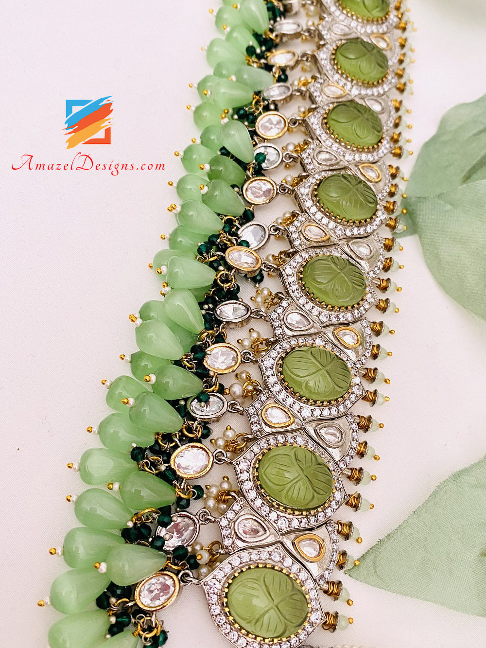 Hochwertiges Statement-Halsband mit Halskette und Ohrringen, Tikka-Mint-Kundan-Set