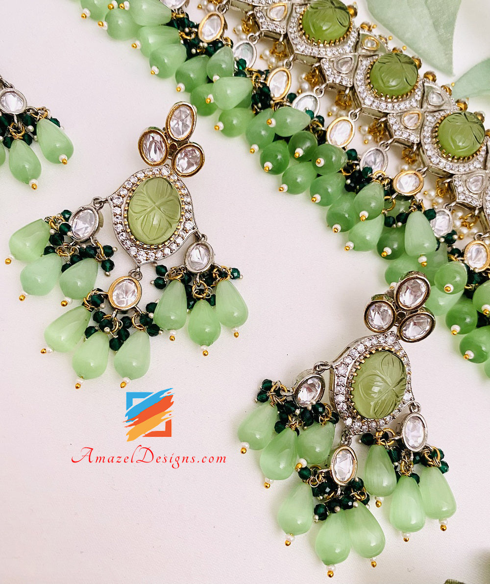 Hochwertiges Statement-Halsband mit Halskette und Ohrringen, Tikka-Mint-Kundan-Set