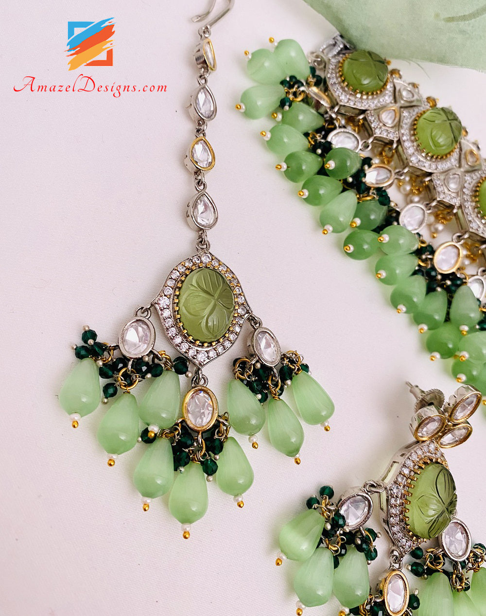 Hochwertiges Statement-Halsband mit Halskette und Ohrringen, Tikka-Mint-Kundan-Set