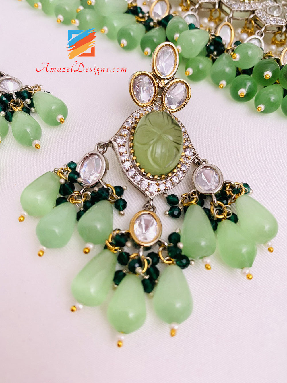 Hochwertiges Statement-Halsband mit Halskette und Ohrringen, Tikka-Mint-Kundan-Set