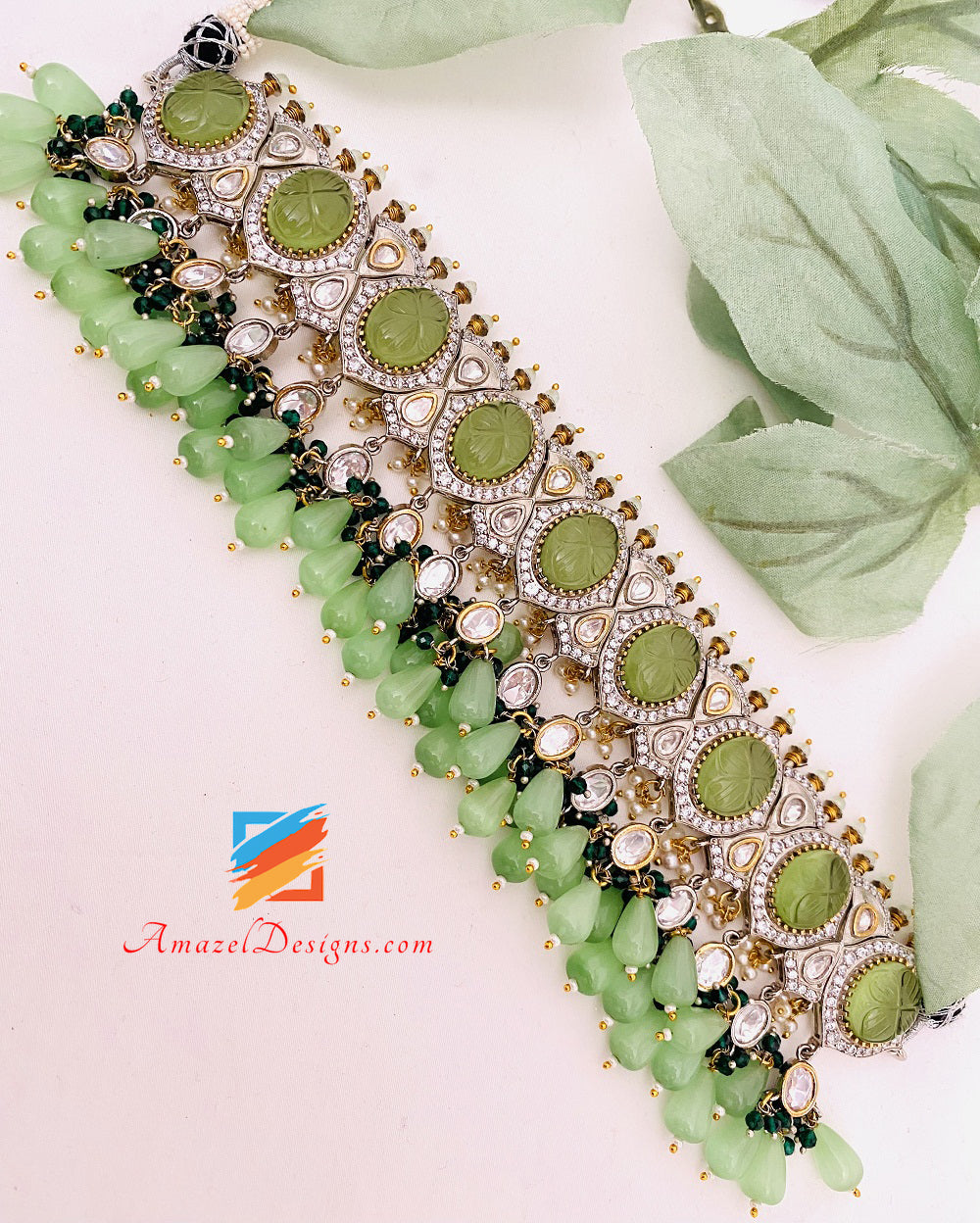Hochwertiges Statement-Halsband mit Halskette und Ohrringen, Tikka-Mint-Kundan-Set