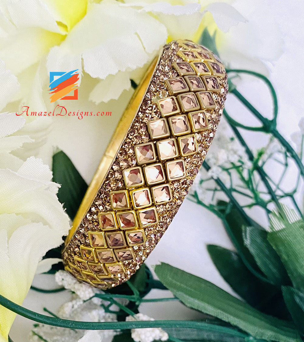 Kupferfarbener Kundan-Stein Kada