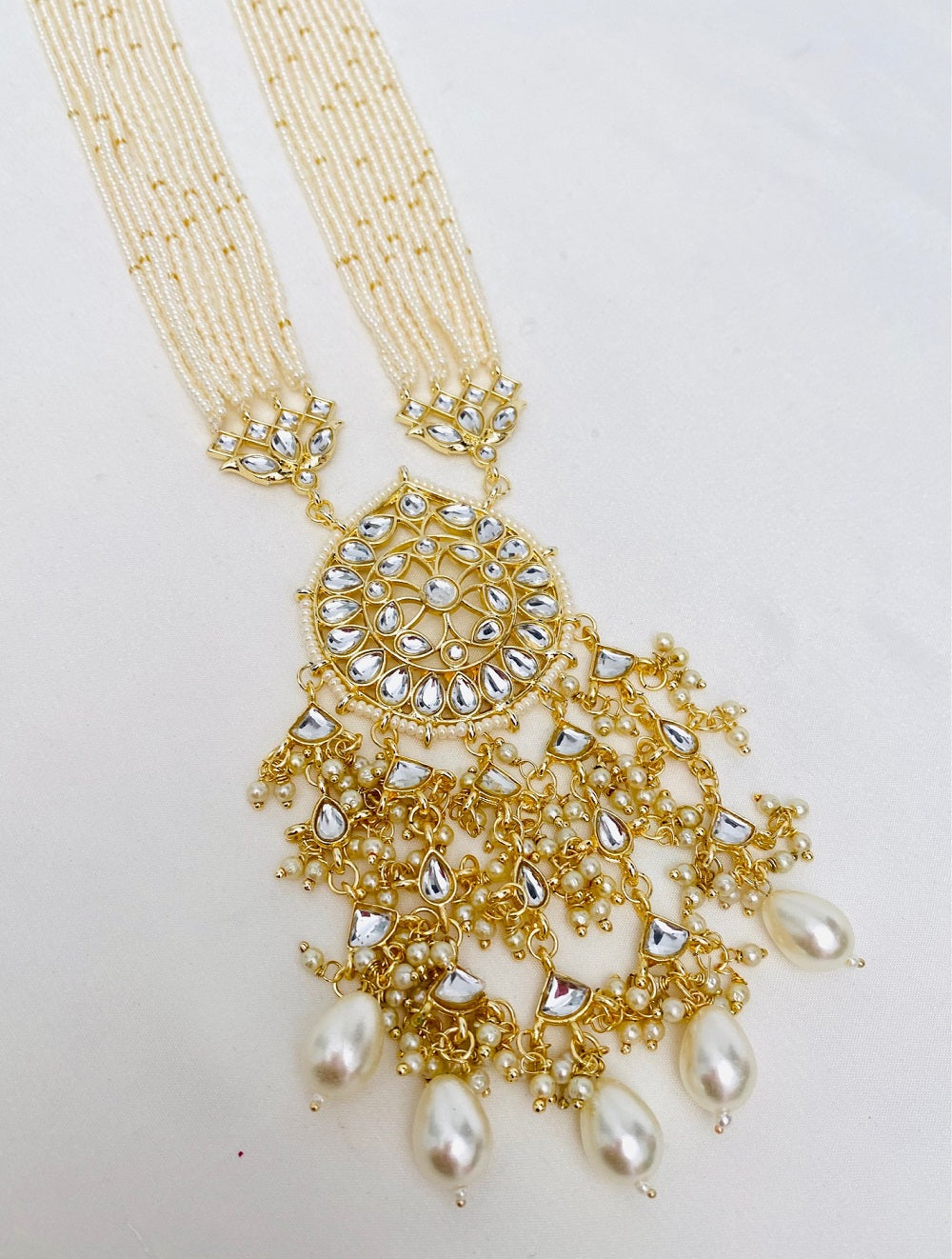 Fine perline leggero flessibile dorato Kundan lungo Mala Rani Haar con choker Jhumki orecchini Tikka set