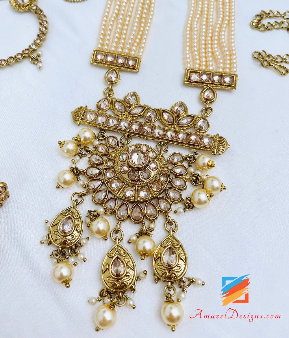Collana da sposa dorata Polki Set lungo Rani Haar Matha Patti Hand Piece Nath Bajubaand