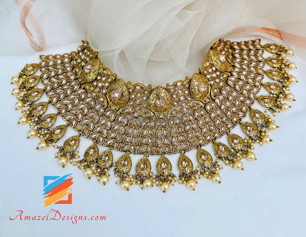 Collana da sposa dorata Polki Set lungo Rani Haar Matha Patti Hand Piece Nath Bajubaand