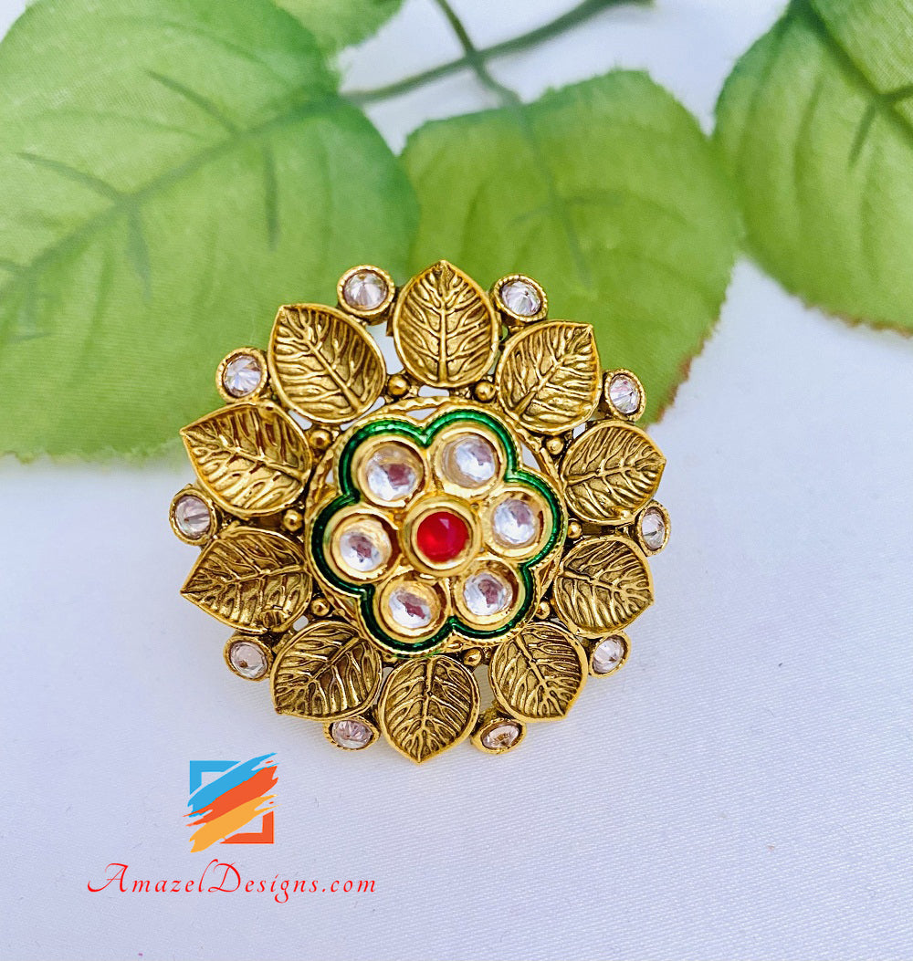 Goldener Kundan Mittelgroßer verstellbarer Ring