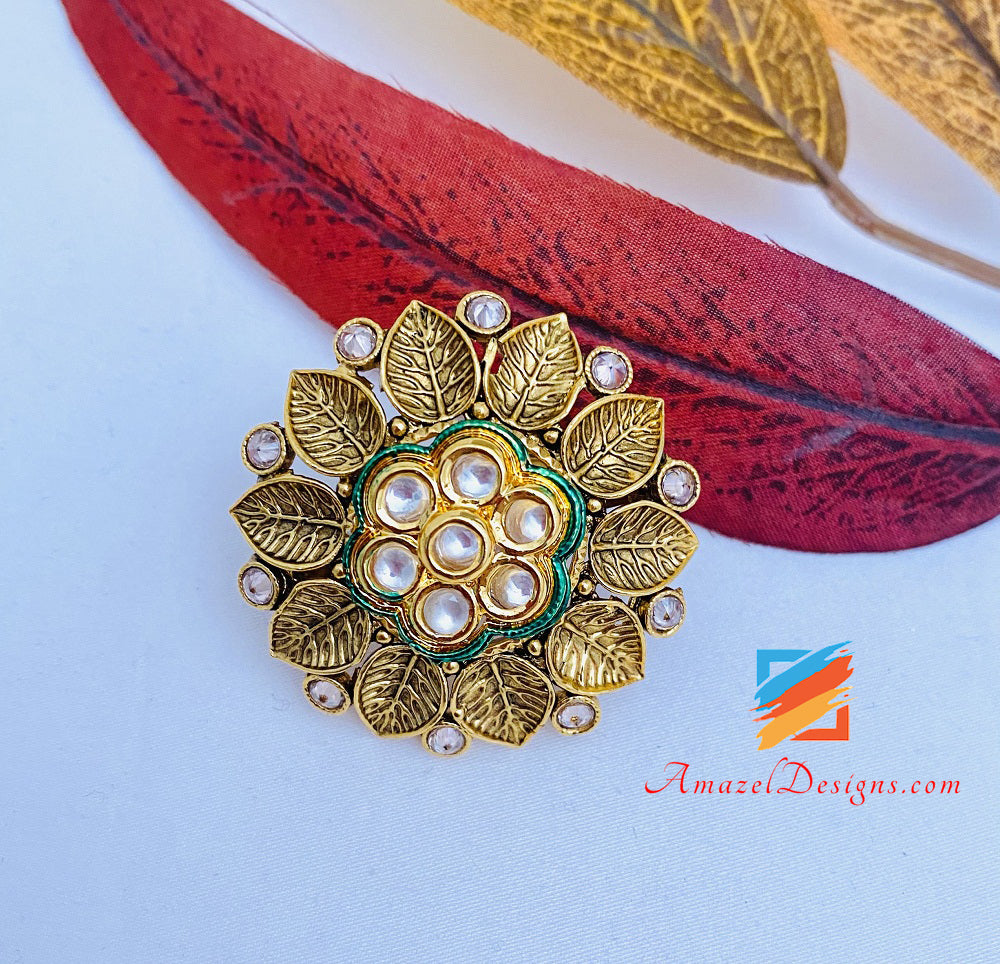 Goldener Kundan Mittelgroßer verstellbarer Ring