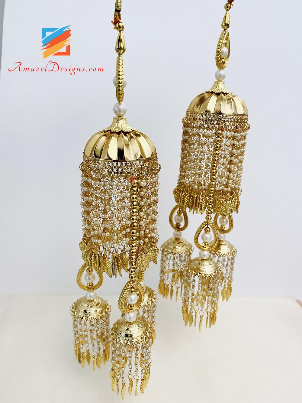 Kaleerey leggero dorato con pattiyan appeso