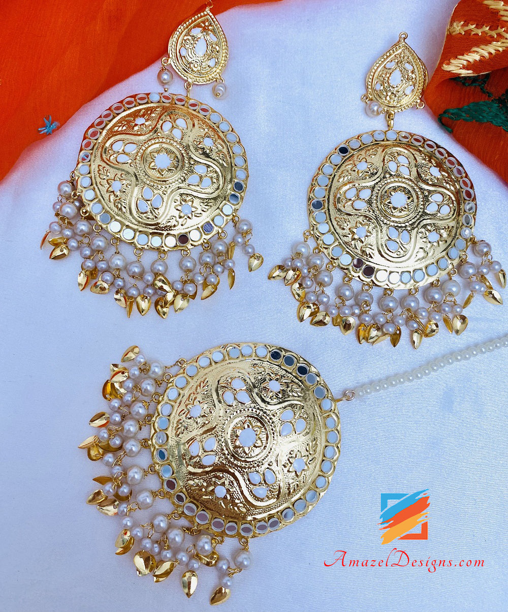 Goldenes, leichtes Spiegel-Pippal-Patti-Übergröße-Ohrring-Tikka-Set