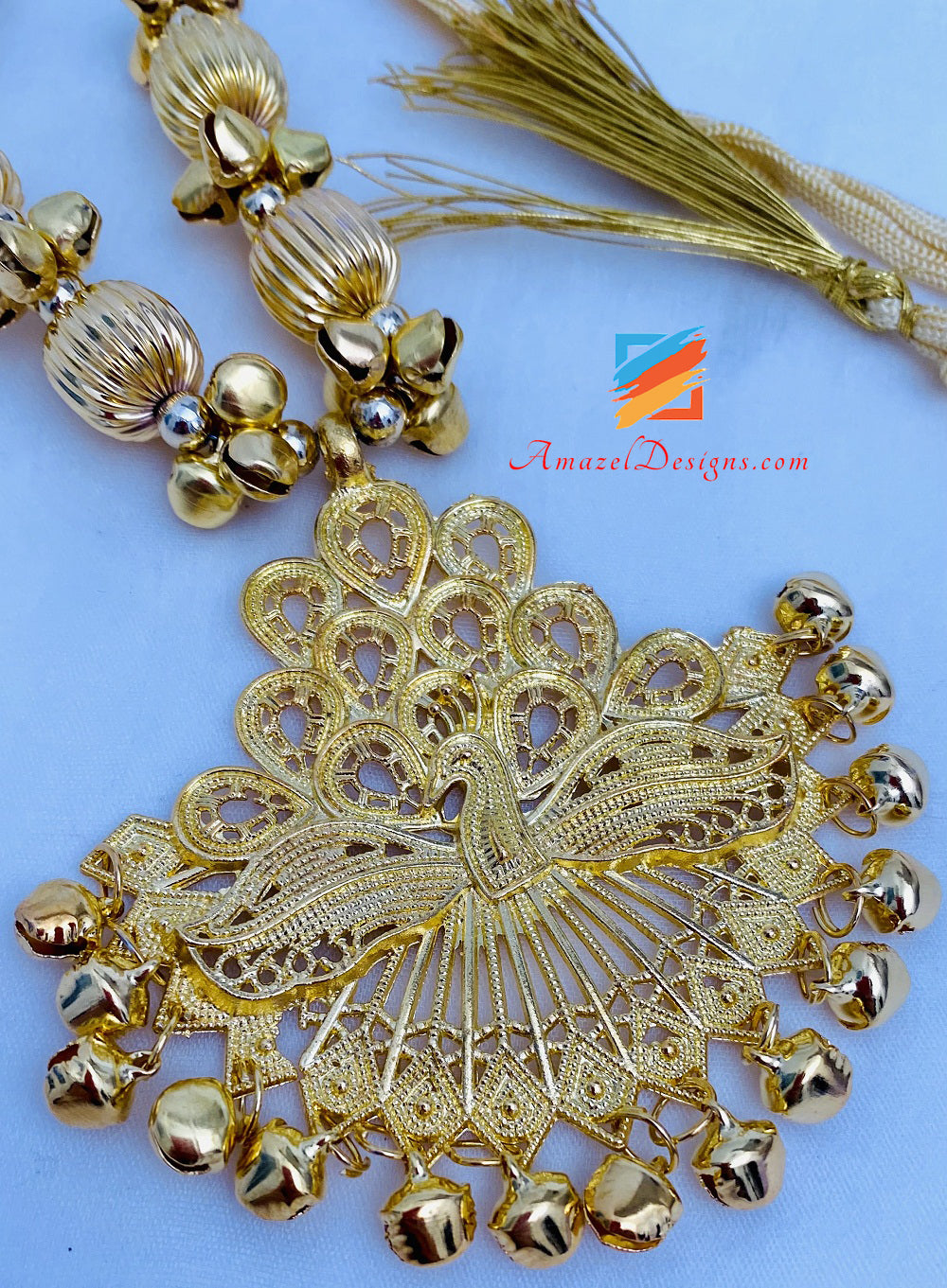 Golden Morni Kaintha mit Ghungroo