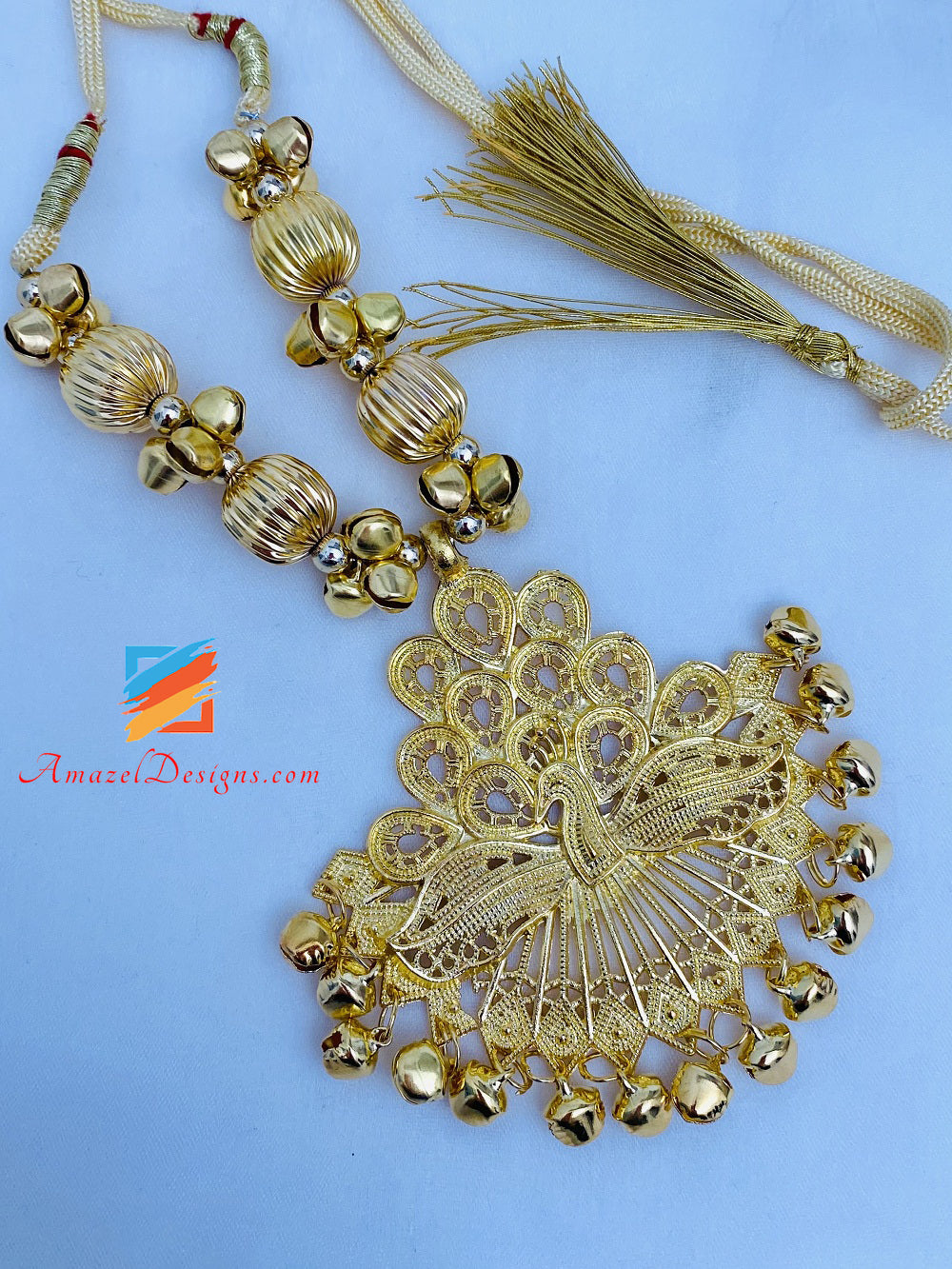 Golden Morni Kaintha mit Ghungroo