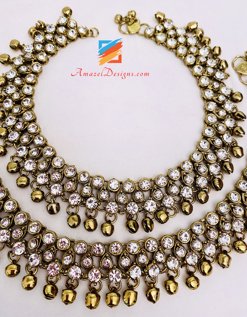 Golden Payal con Pietre Bianche e Ghungroo