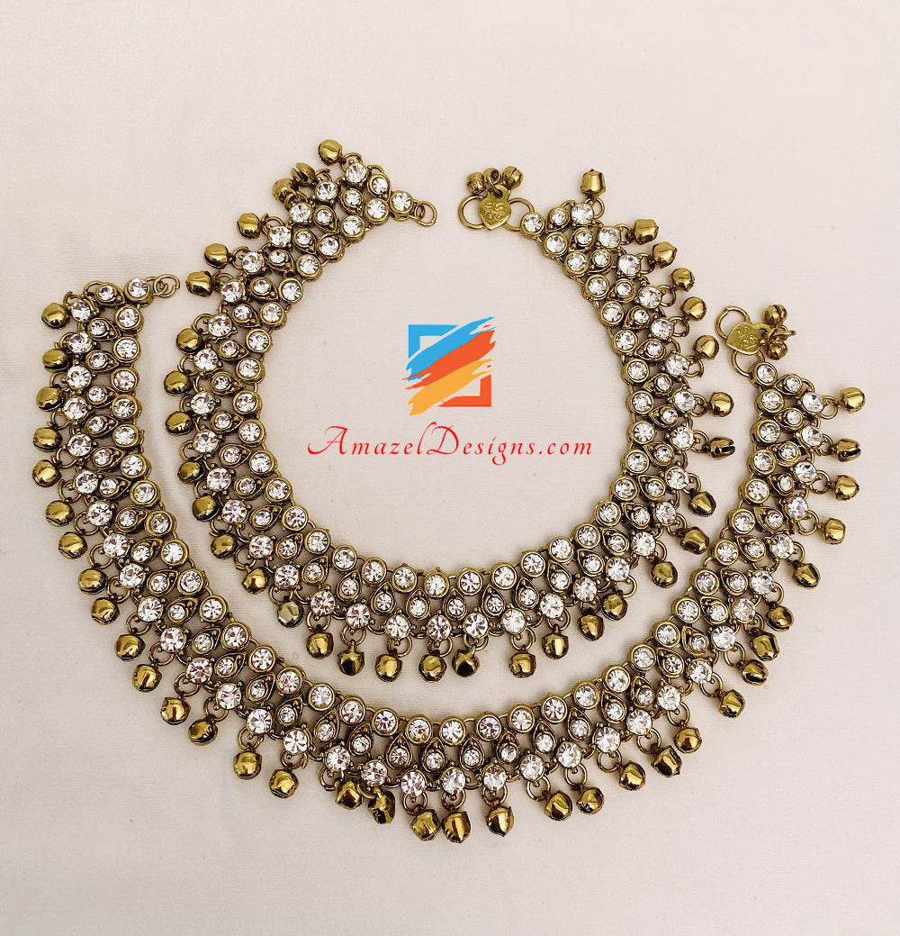 Golden Payal con Pietre Bianche e Ghungroo