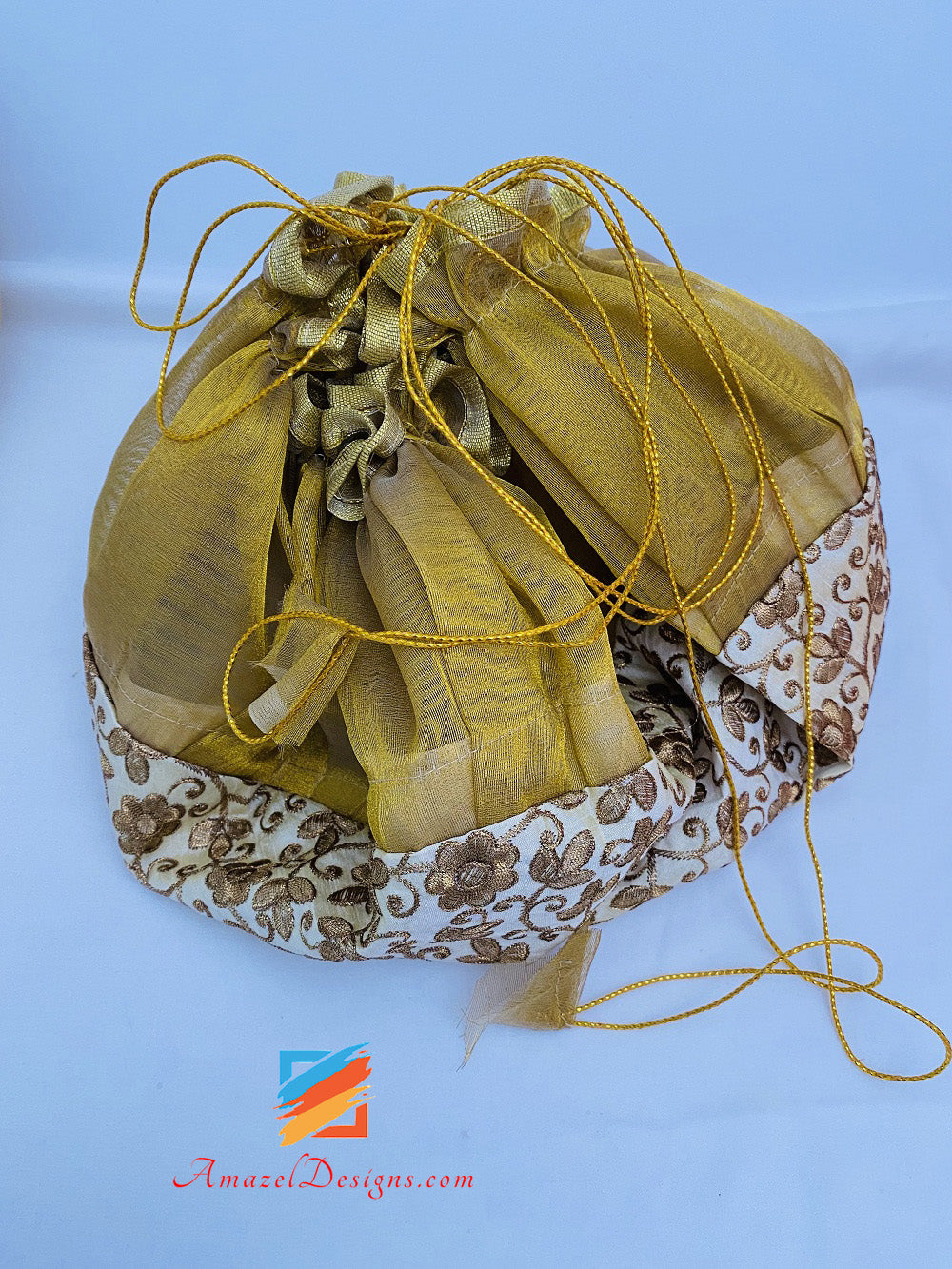 Goldenes Shagun-Rumal-Set mit goldener Stickerei