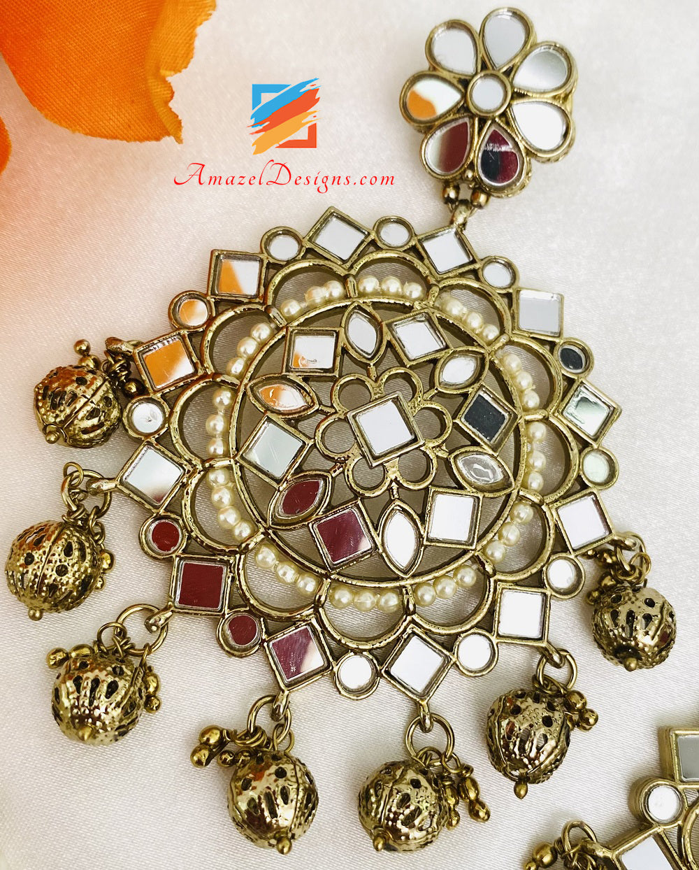 Goldene Sheesha Ohrringe Tikka Set