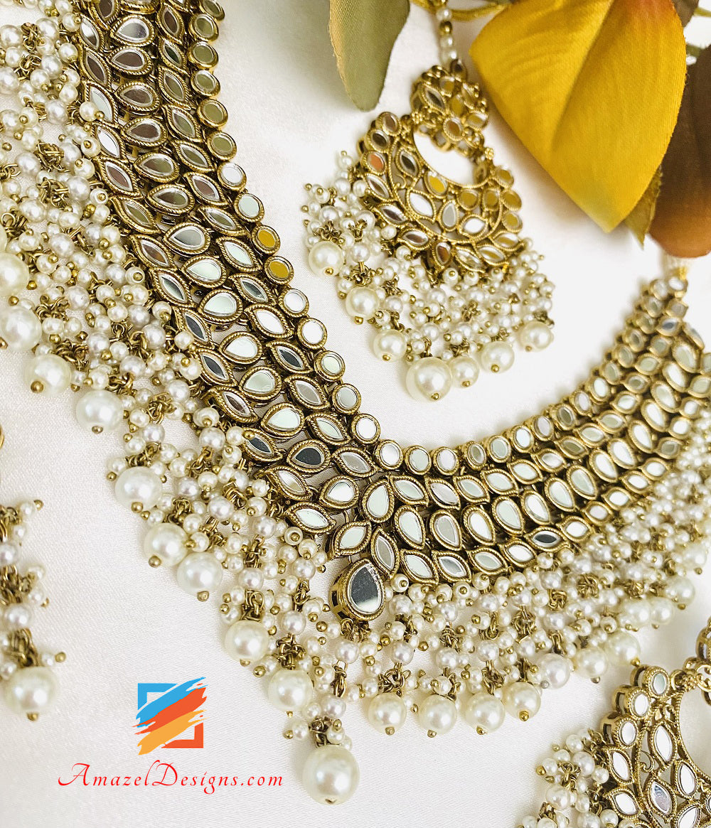 Golden Sheesha Leggero Collana Orecchini Tikka Set