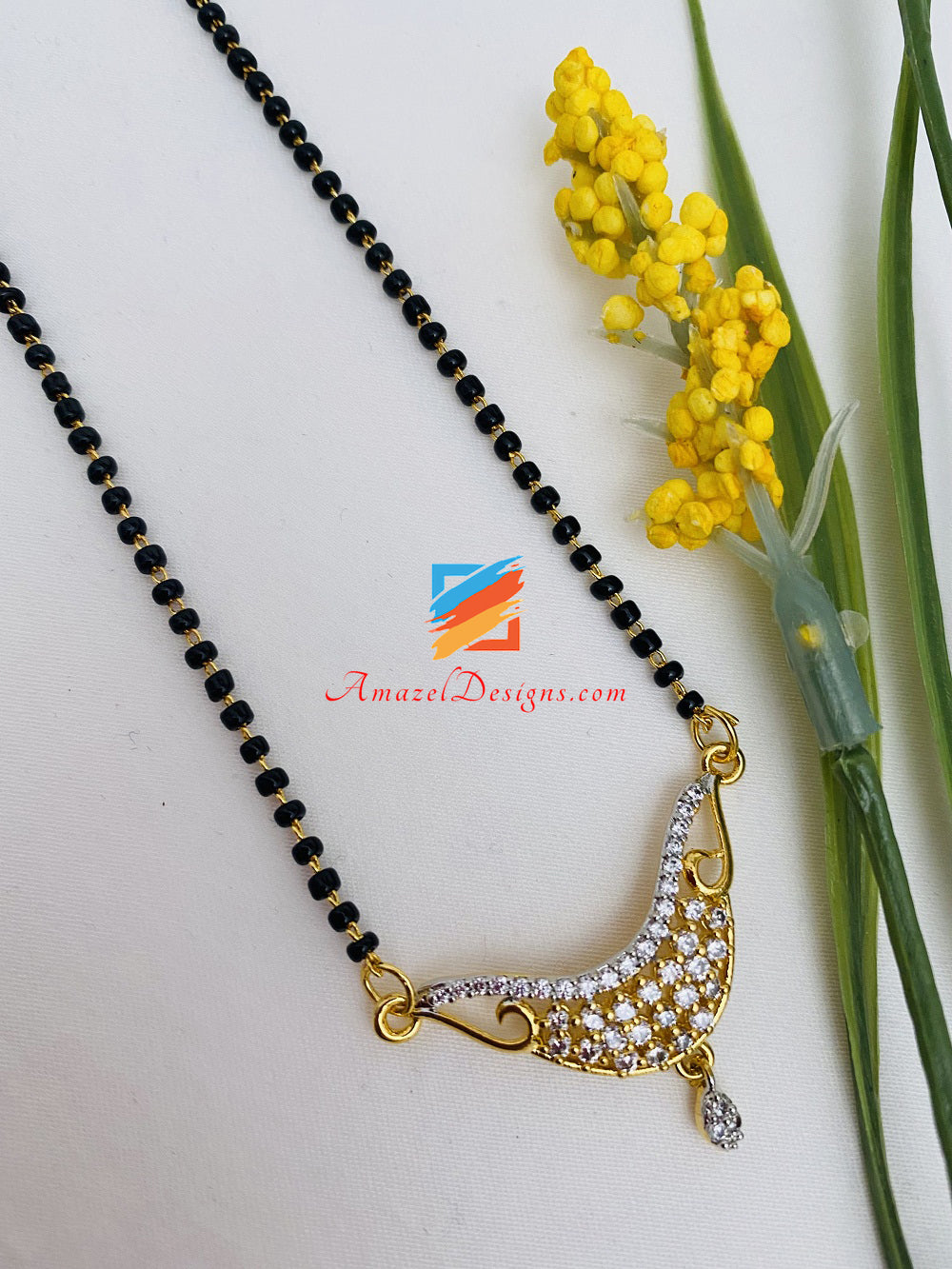 Mangal Sutar d'argento dorato