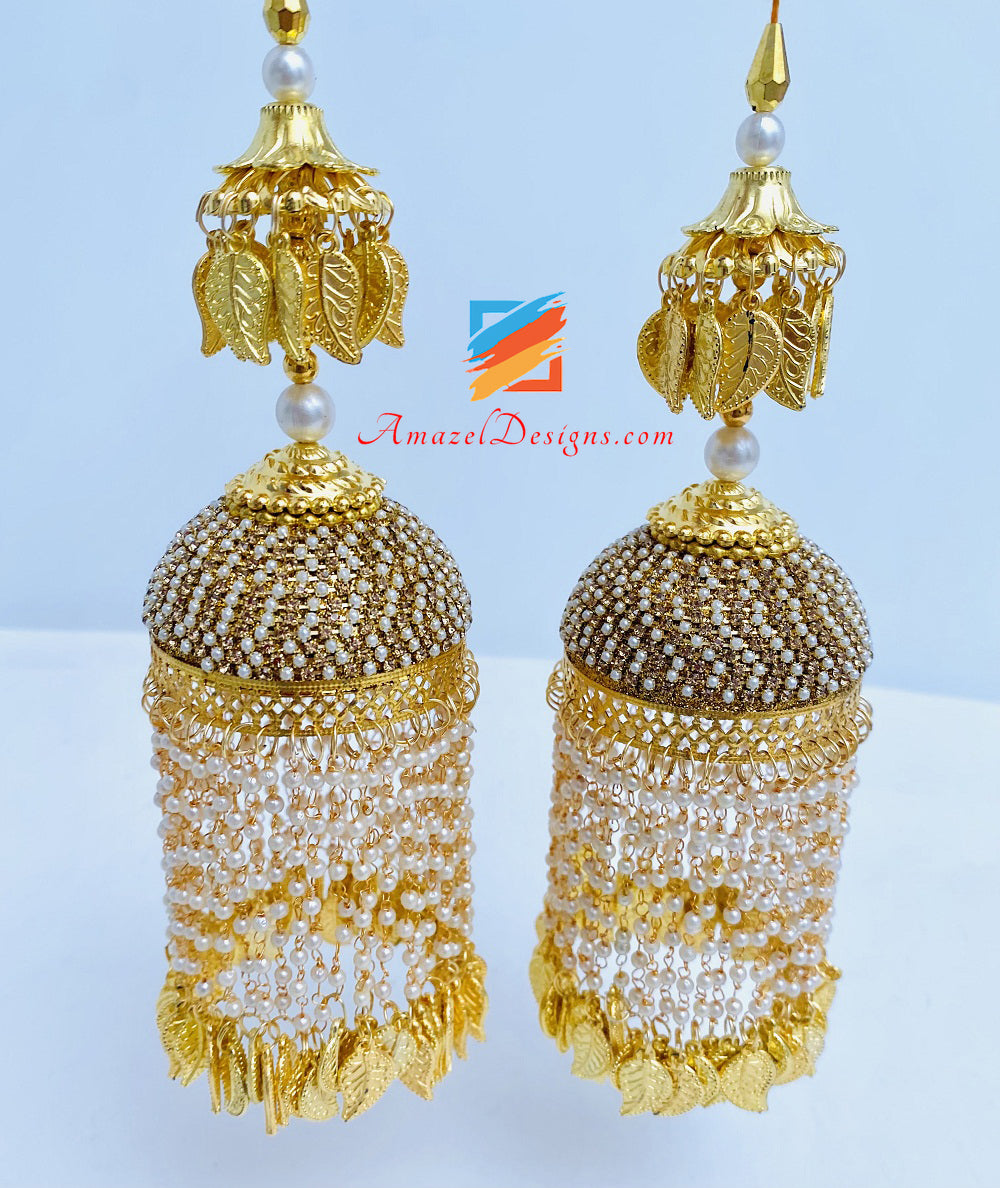 Goldene Steinperlen Leichtes Kaleere