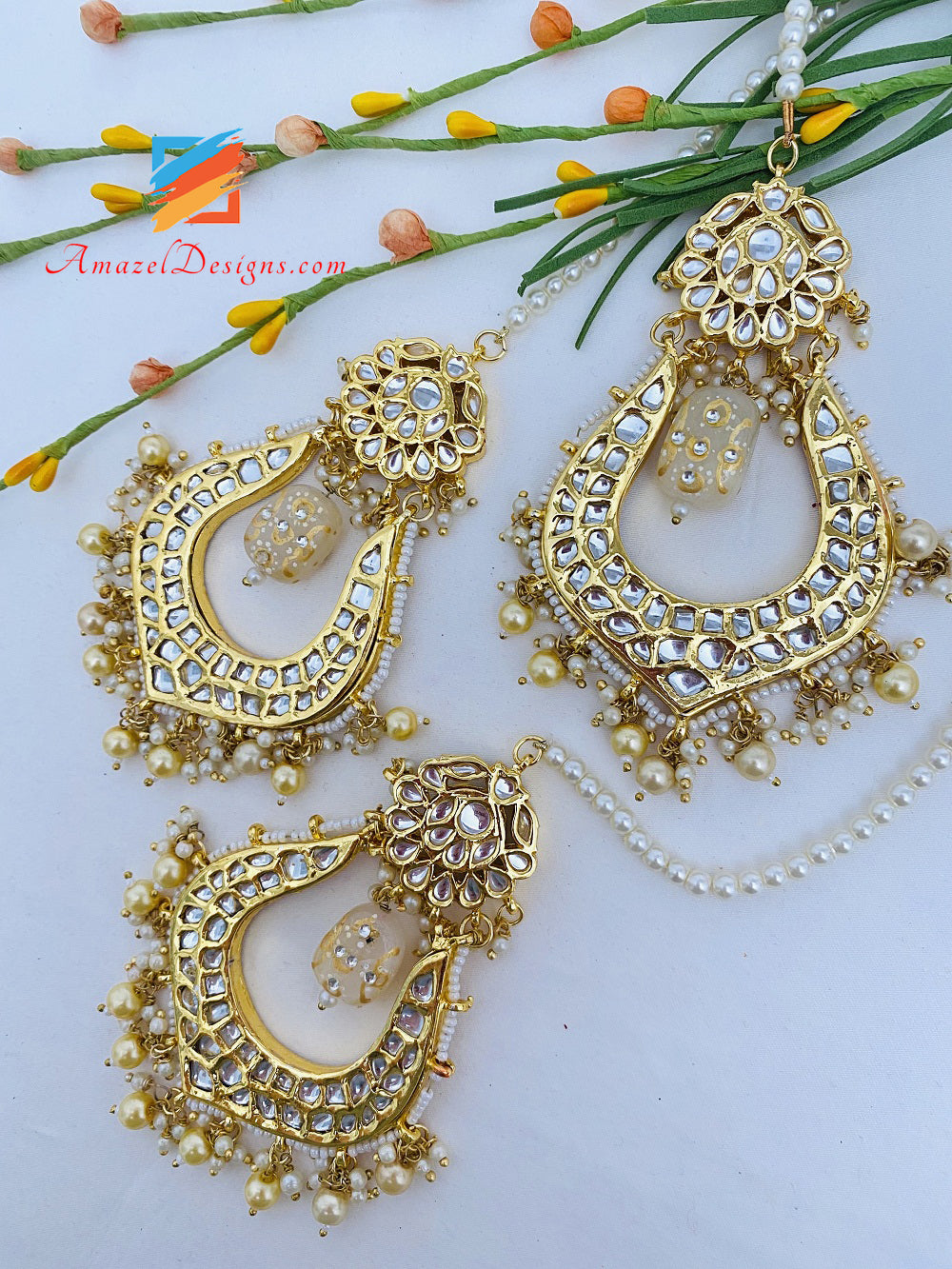 Goldene Meenakari Perlen Kundan Ohrringe Tikka Set