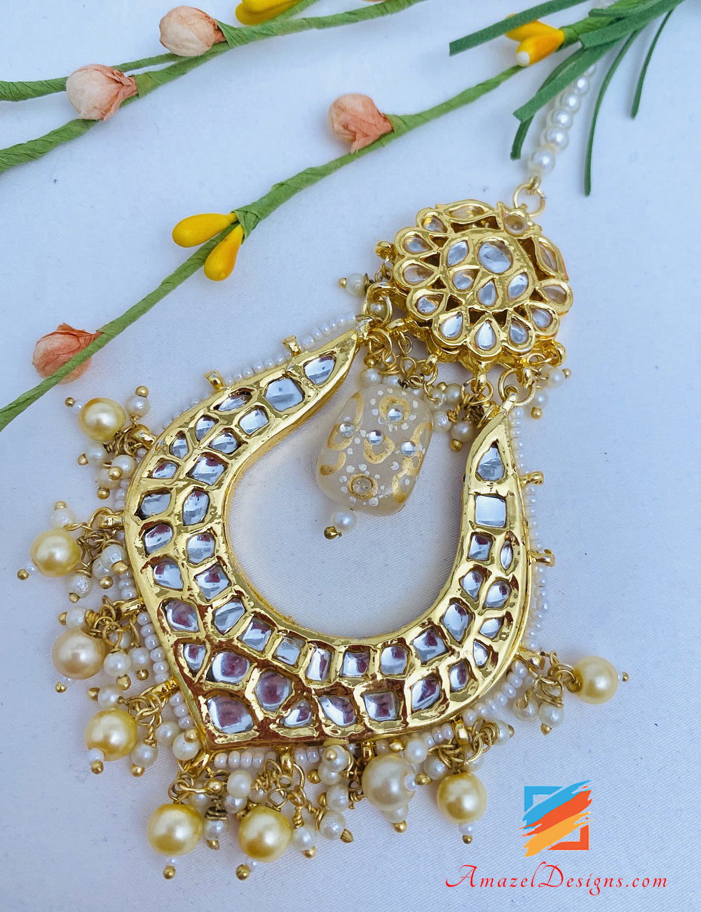 Goldene Meenakari Perlen Kundan Ohrringe Tikka Set
