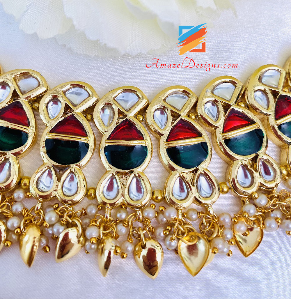 Golden multicolore Kundan Pippal Patti collana orecchini set Tikka