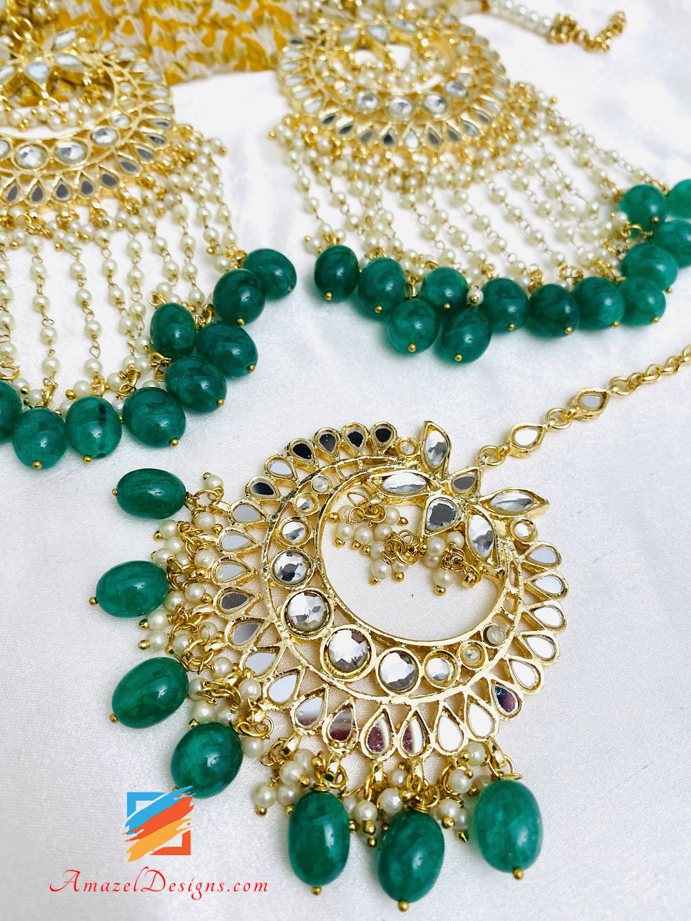 Set Tikka con orecchini a specchio verde smeraldo