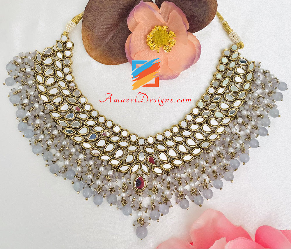 Set di orecchini Tikka con collana leggera Sheesha grigia