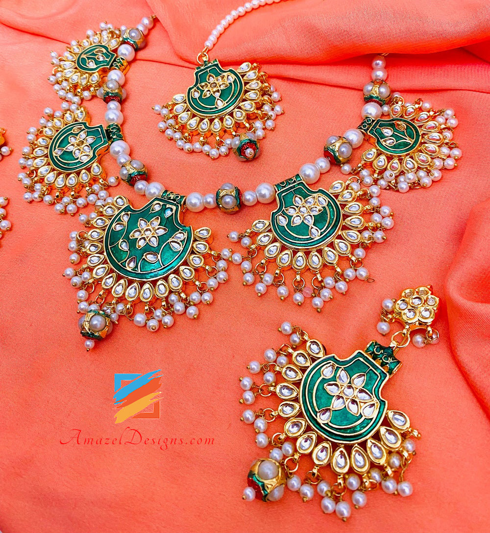 Handbemaltes Kundan Grüner Smaragd Jugni Halskette Ohrringe Tikka Set