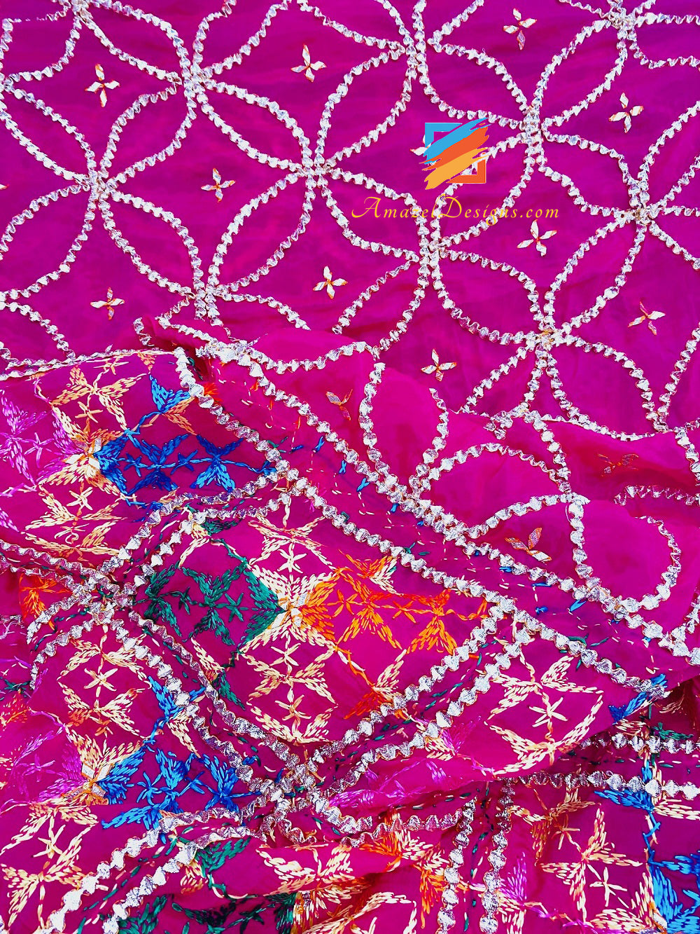 Fucsia (magenta) dappertutto Chutki Gotta e Gotta Patti lavorano Phulkari
