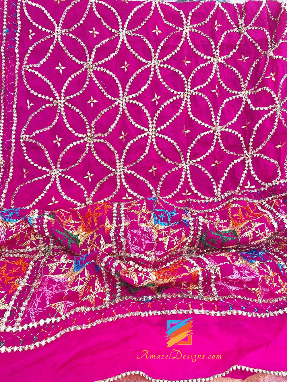 Fucsia (magenta) dappertutto Chutki Gotta e Gotta Patti lavorano Phulkari