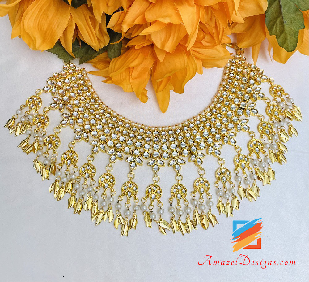 Kundan Goldene Pipal Patti Halskette Ohrringe Tikka Set