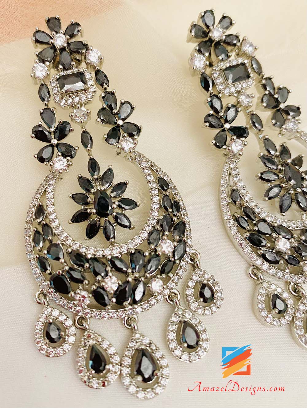 Leichtes Tikka-Set mit Champagner-Chand-Ohrringen