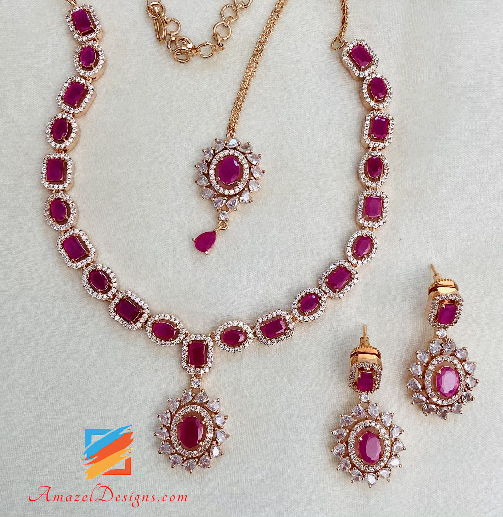 Magenta Hot Pink American Diamond (AD) Halskette Tropfen Ohrringe Tikka Set