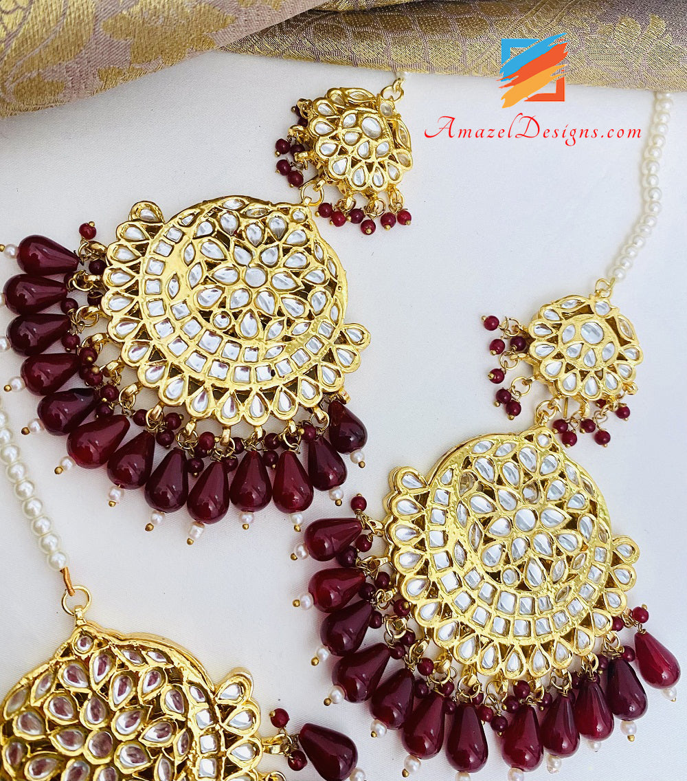 Set Tikka con orecchini Kundan dorati marrone rossiccio