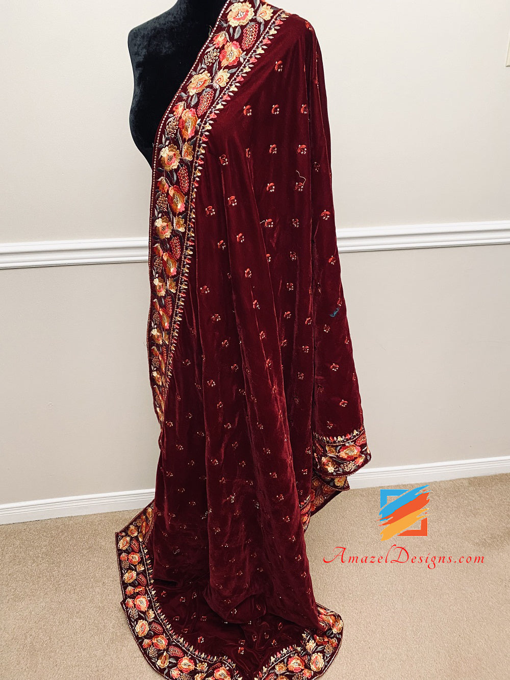 Scialle di velluto bordeaux Thread Tilla Work