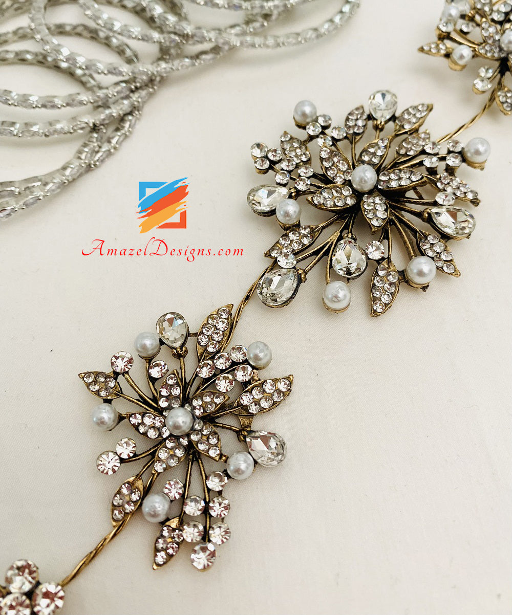 Haarschmuck aus Metall mit silbernen Swarovski-Steinen