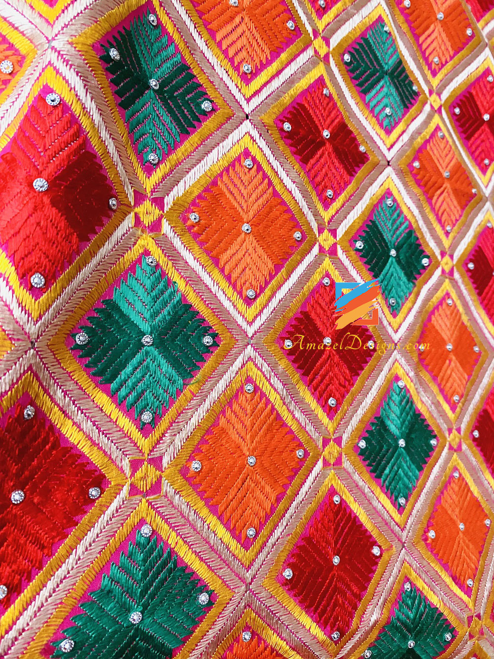 Mehrfarbige grün-orangefarbene Phulkari-Silberperlen Dupatta