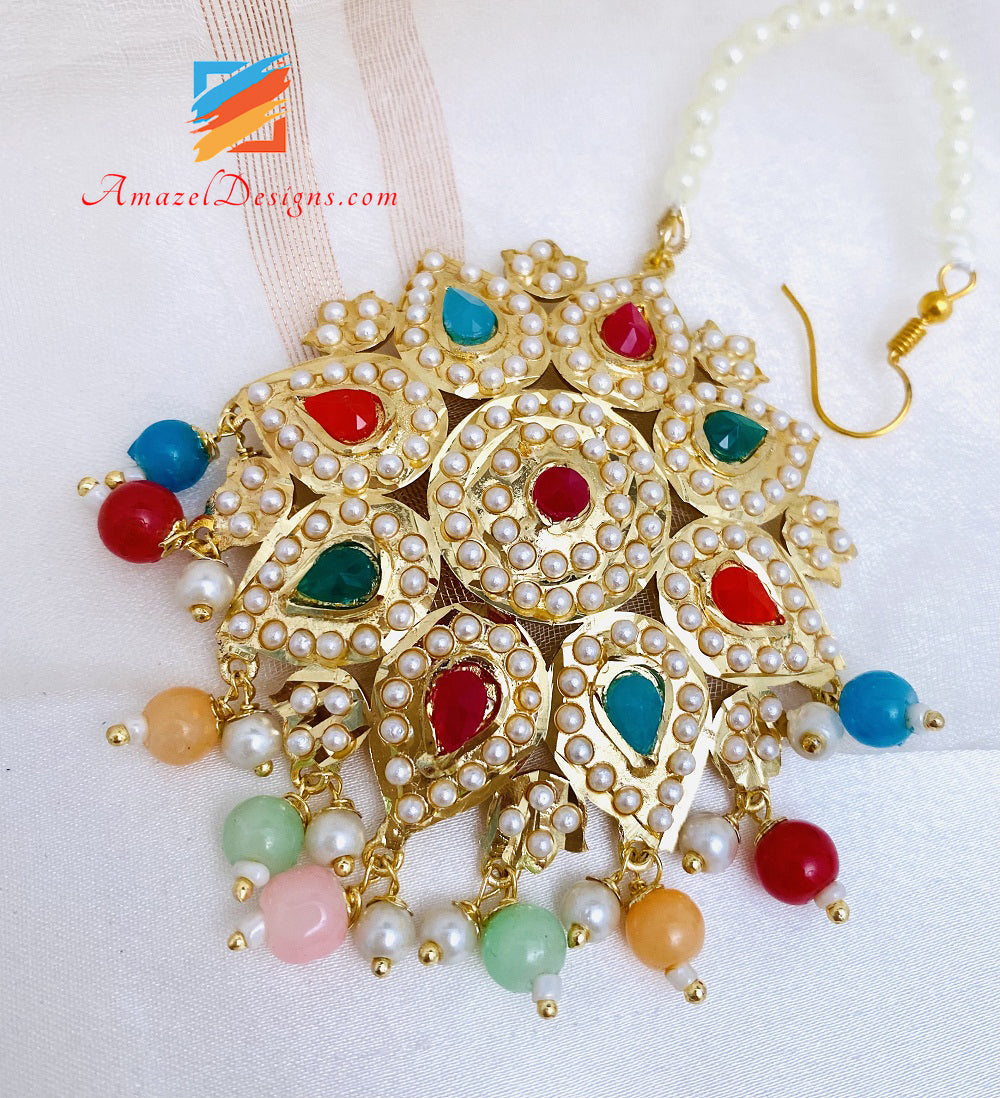 Mehrfarbiges Jadau Kundan Pippal Patti Jhumki Ohrringe Tikka Set