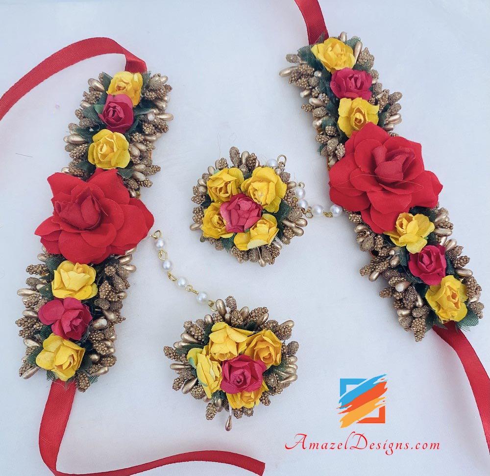 Mehrfarbige Halskette, Ohrringe, Tikka-Handstücke mit befestigtem Ring