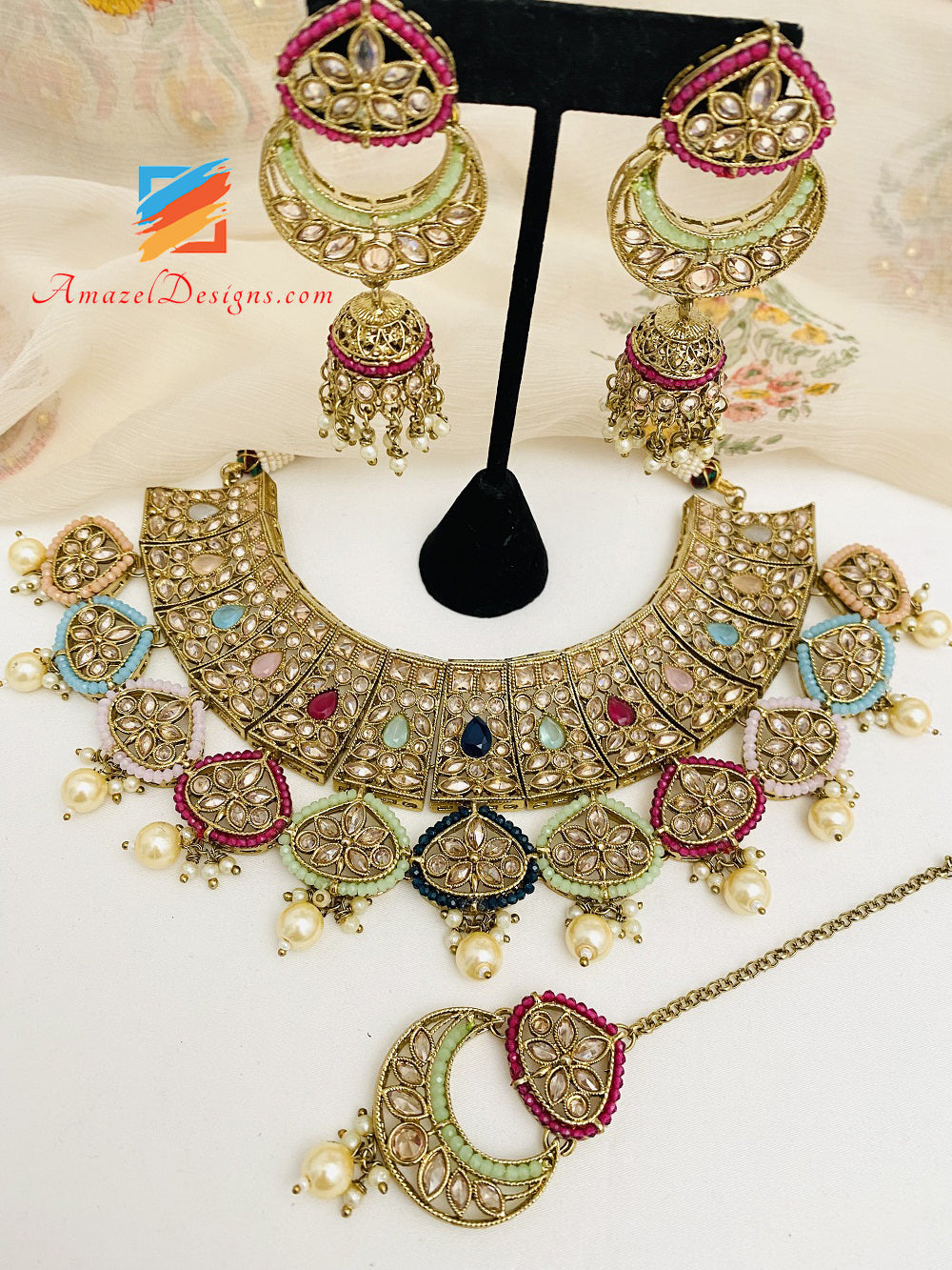 Mehrfarbige Polki Halskette Chandbali Jhumki Ohrringe Tikka Set