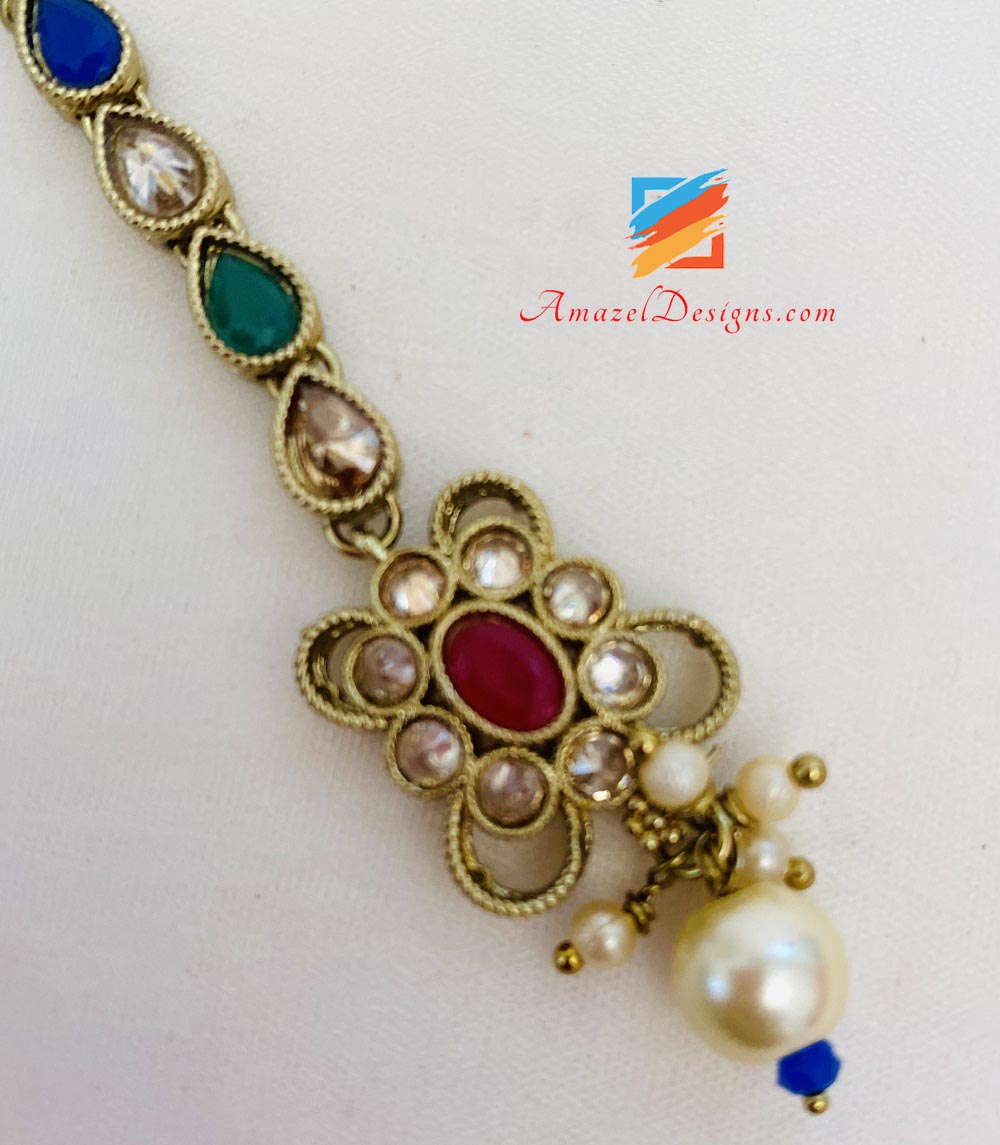 Mehrfarbige Polki-Halskette, Jhumki-Ohrringe, Tikka-Set