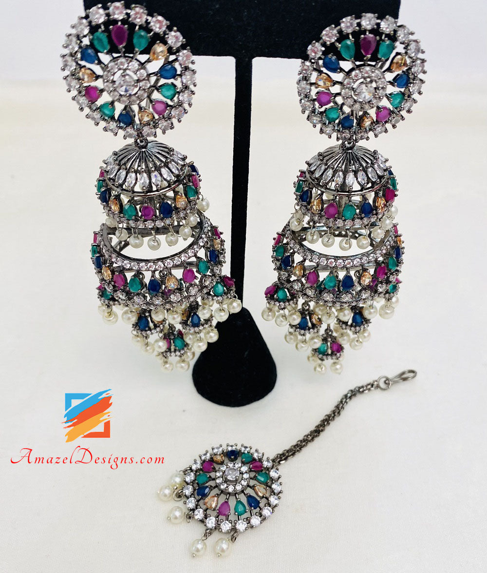 Tikka-Set mit mehrfarbigen Ohrringen aus oxidiertem amerikanischem Diamant (AD).