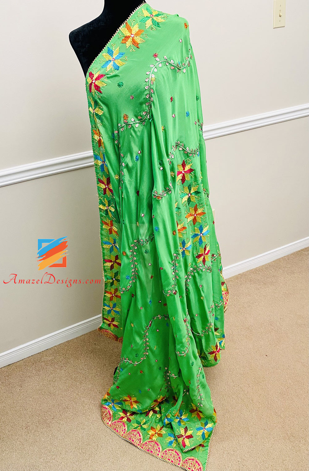 Papagei🦜 Green Gotta Patti spiegelt Magenta wider Tilla Gotta Phulkari