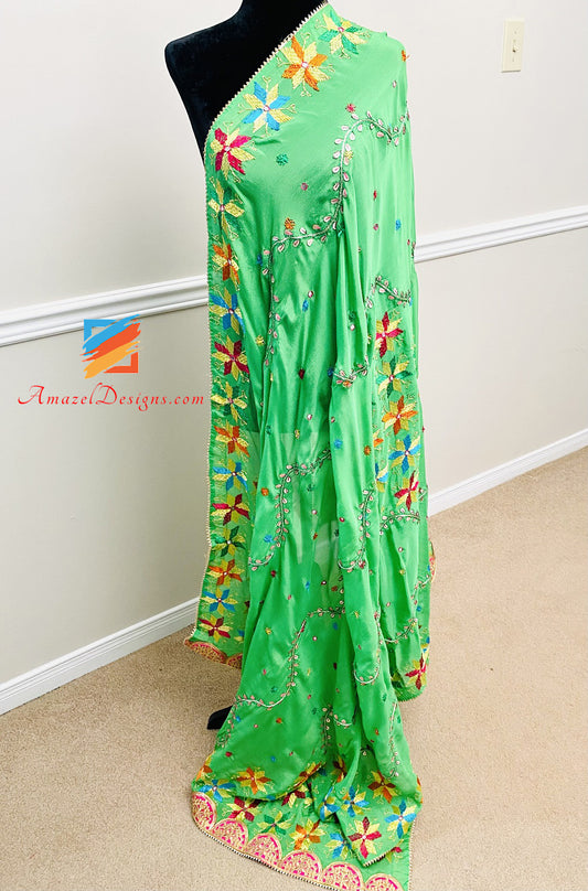 Papagei🦜 Green Gotta Patti spiegelt Magenta wider Tilla Gotta Phulkari